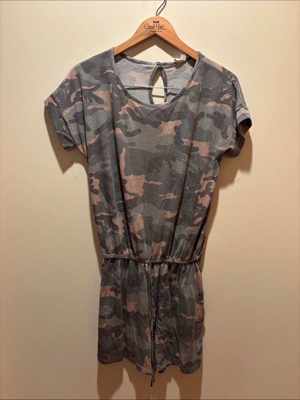 Camo Drawstring Waist Short Sleeve Dress - Gray & Taupe